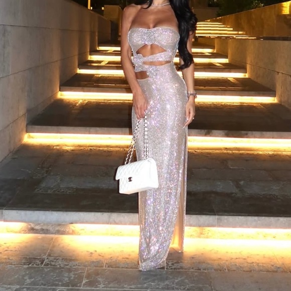 Elegant Sequin Evening Gown - Picture 1 of 4